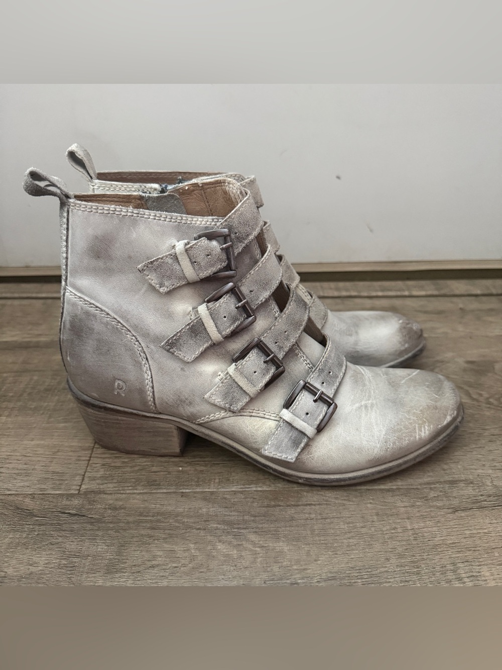 Roan Zoey ankle boots by bed stu white washed women's size 9